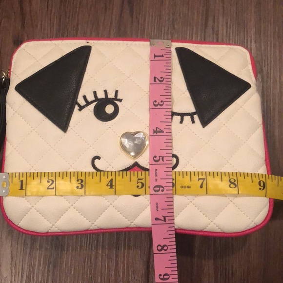 Betsey Johnson Woof Winky Dog Wristlet - Picture 14 of 15